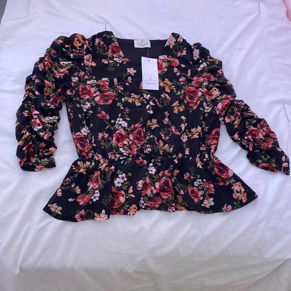 beautiful dressy floral blouse size S